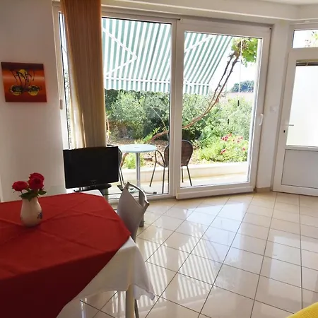 Apartman Nada 1