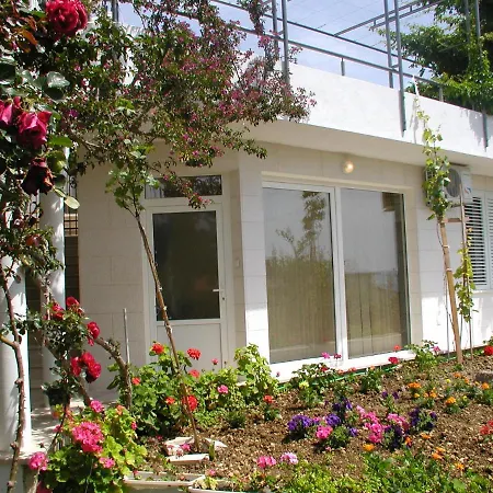 Apartamento Nada 1 *