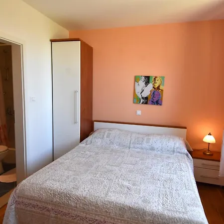 Apartamento Nada 1 *
